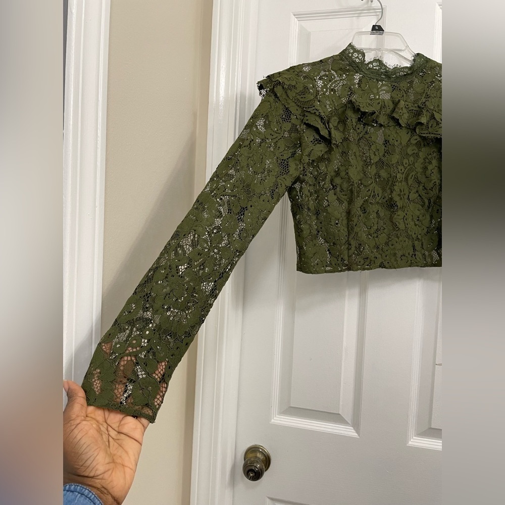 ASOS DESIGN lace crop ruffle sleeve top olive green breathable cropped sexy Sz 6 - Picture 4 of 7